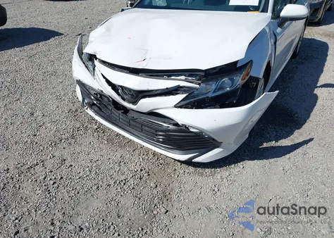 2019 Toyota Camry Le z USA, uszkodzony, nr VIN 4T1B11HK5KU263822